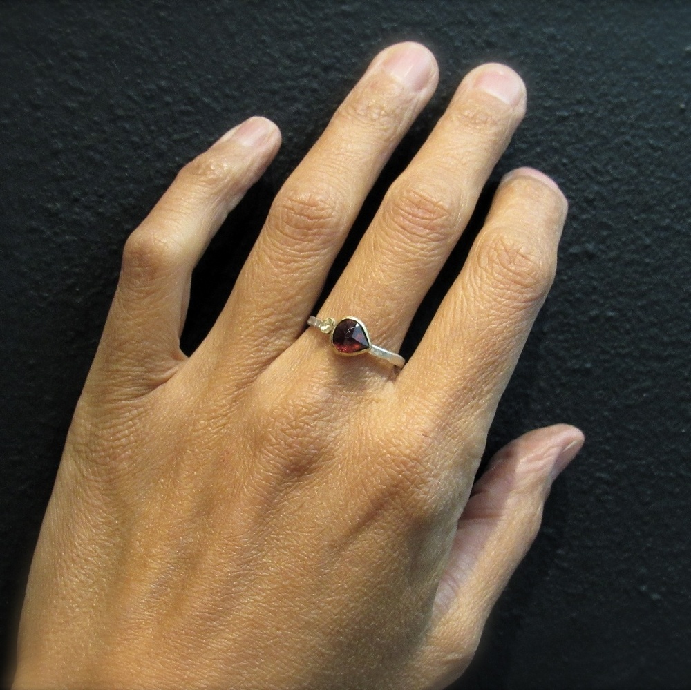 14k solid yellow gold and sterling silver ring. - Picture 7 of 8